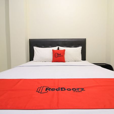 Reddoorz Plus Near Universitas Negeri ジョグジャカルタ エクステリア 写真